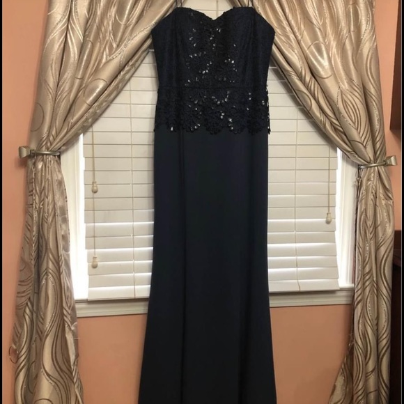 Dress - Picture 10 of 10